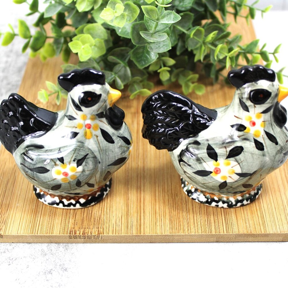 Temp-Tations Old World Black and Gray Chicken Hen Salt and Pepper Shakers U262